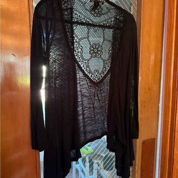 Willi Smith Black Asymmetrical Cut Out Blouse - Picture 2 of 3